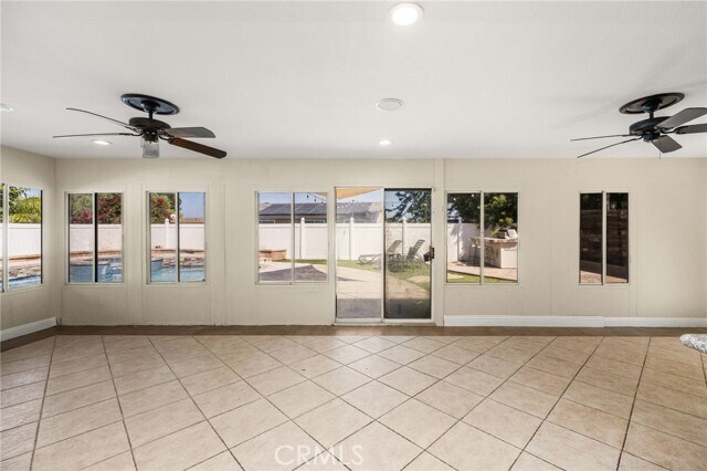 Building Photo - 1129 Iris Cir