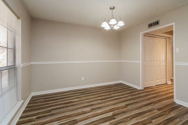 Building Photo - 16835 Grampin Dr