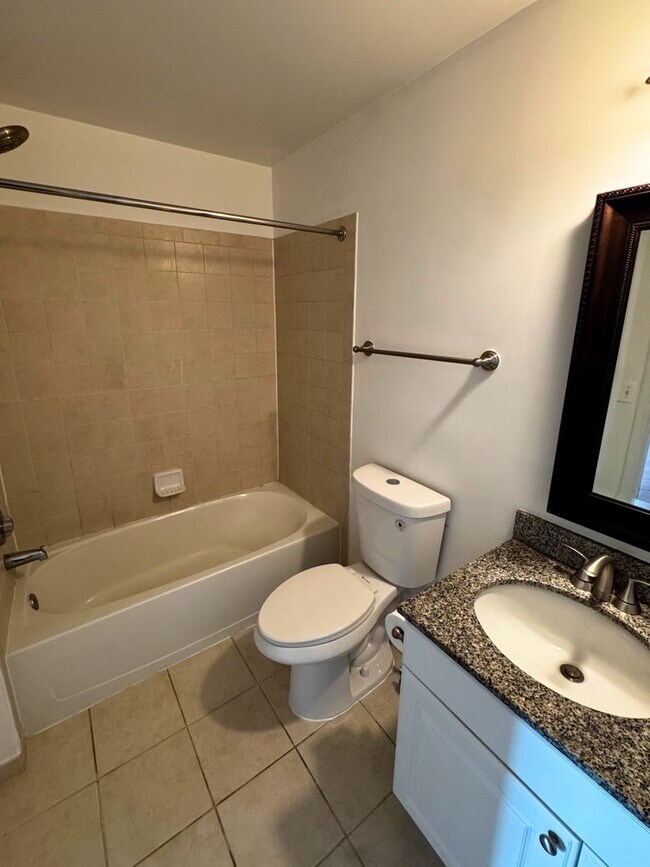 Building Photo - Luxury Fully Furnished 2BR/2BA Corner Cond...