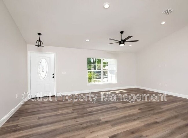 Building Photo - 52 Azalea Dr