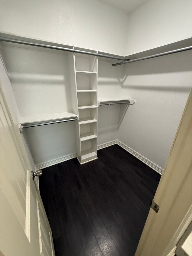 Building Photo - 3-bed, 2-bath built in 2022!