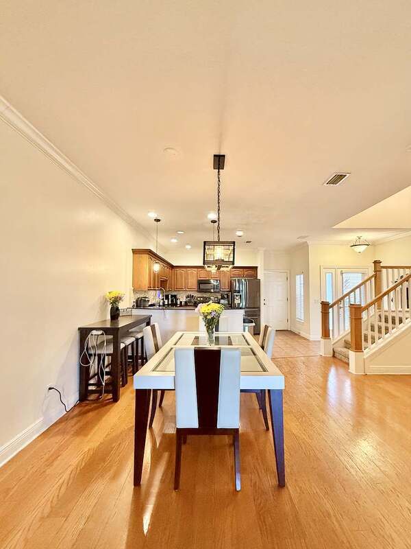 Building Photo - 131 Valencia Cir