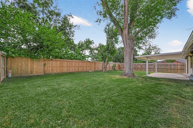 Building Photo - 16355 Sierra Grande Dr