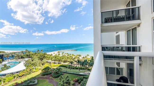 Building Photo - 10275 Collins Ave