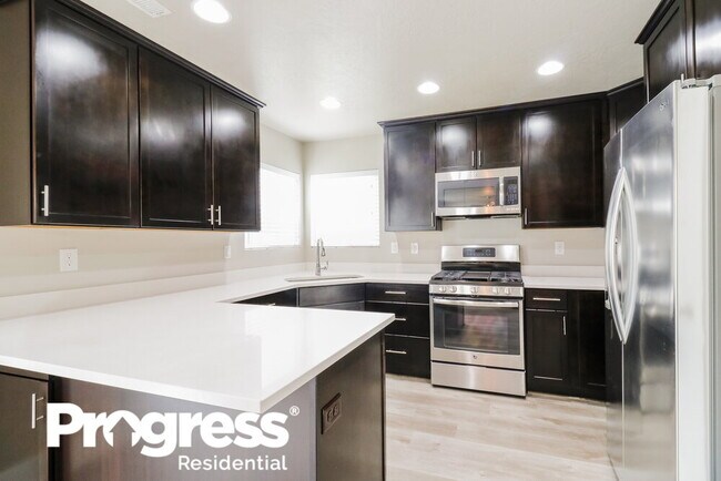 Building Photo - 574 S 2250 W