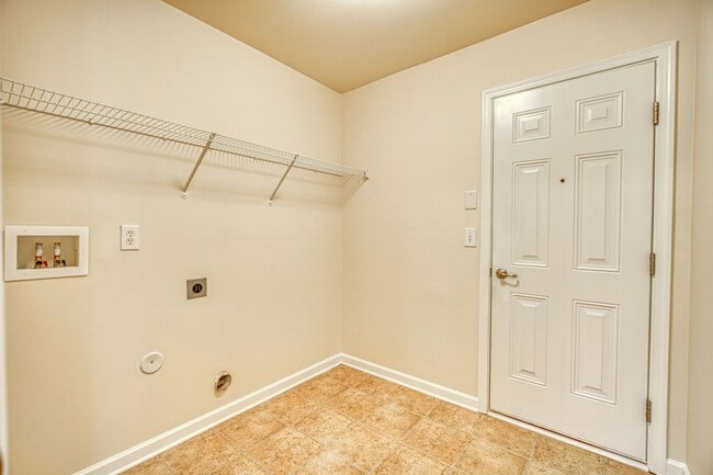 Building Photo - Incredible Home In Gated Community/Simpsonville