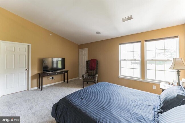 Building Photo - 218 Tall Trees Cir