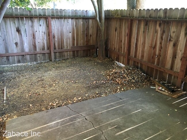 Building Photo - 857 Adams Terrace