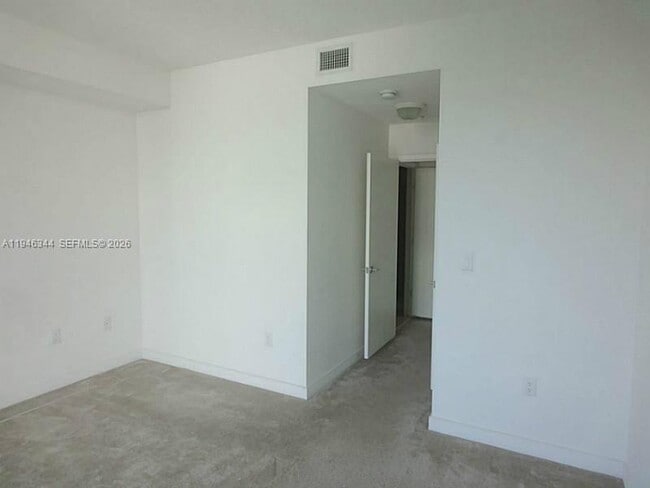 Building Photo - 1111 SW 1st Ave