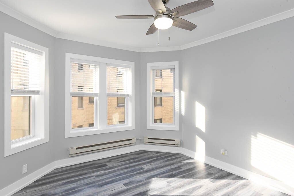 Building Photo - 3821 N Greenview Ave