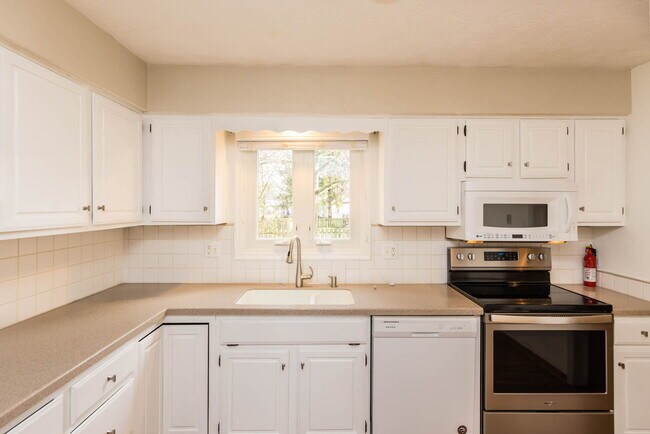Building Photo - 5334 Tara Hill Dr