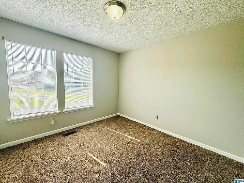 Building Photo - 6915 Eagle Ridge Dr