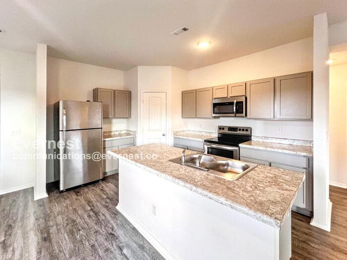 Building Photo - 5125 Red Fox Trl