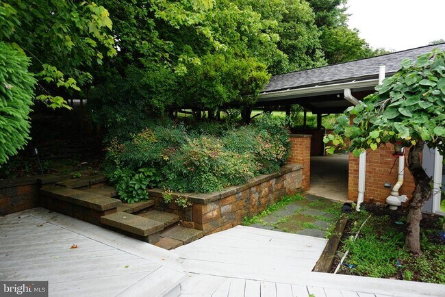 Building Photo - 444 Garrison Forest Rd