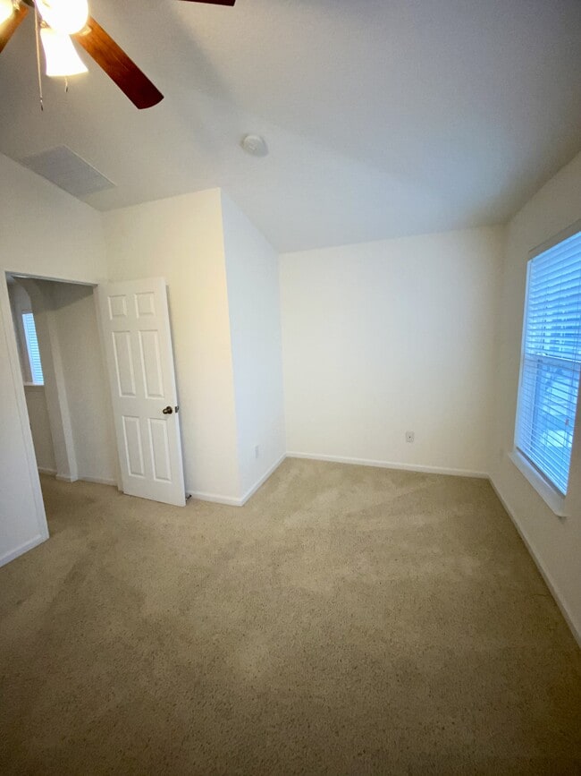 Building Photo - 12988 Spring Rain Rd