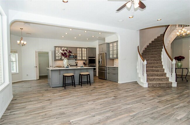 Building Photo - 143 N Shawnee Ridge Cir
