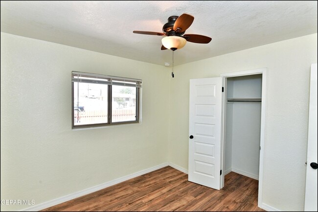 Building Photo - 10324 Newport Dr