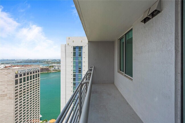 Building Photo - 325 S Biscayne Blvd