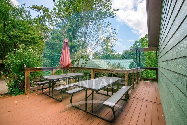 Building Photo - 107 Loveland Vis