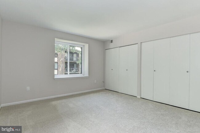Building Photo - 9708 Kingsbridge Dr