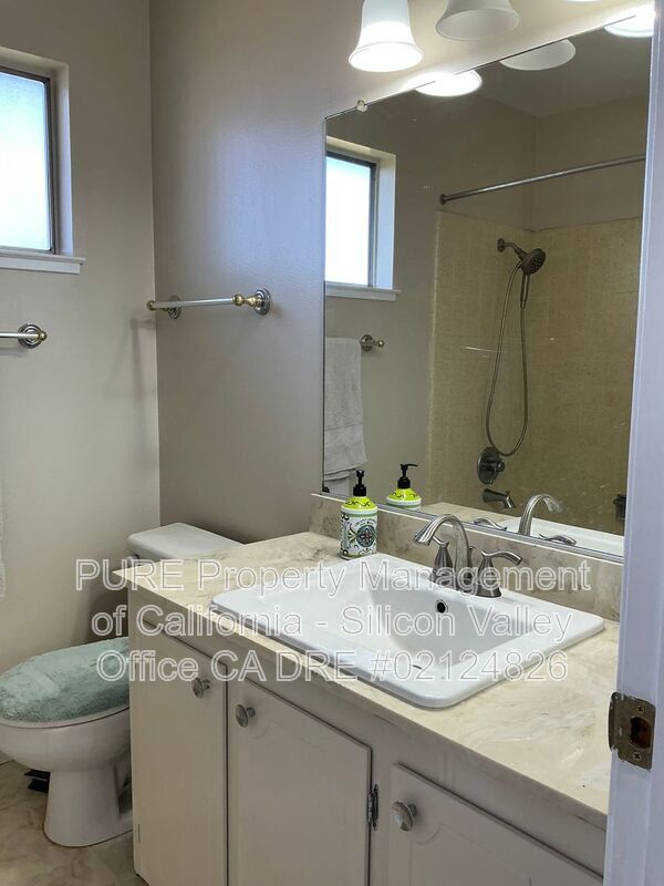 Building Photo - 5655 Glen Haven Ct
