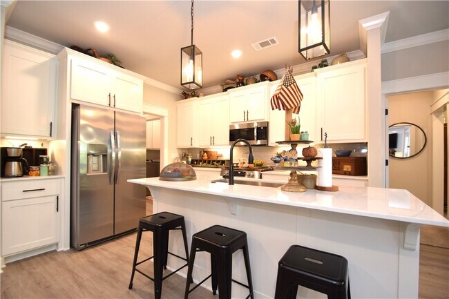 Building Photo - 42 Tummell Dr