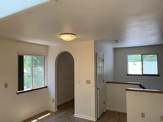 Building Photo - 1526 Whedbee St