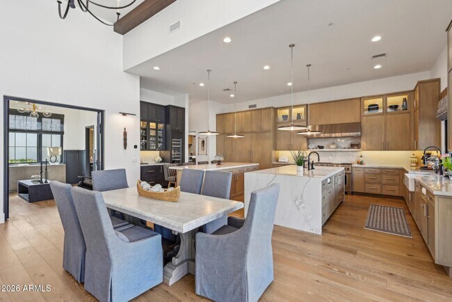 Building Photo - 9899 N 79th Way