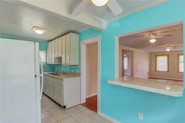 Building Photo - 408 3rd Ave E