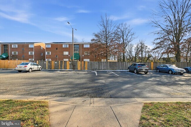 Building Photo - 9212 Azure Ct