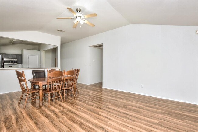 Building Photo - 3007 Crystal Cove