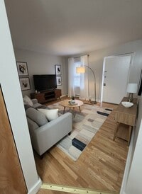 Building Photo - 13 N College St