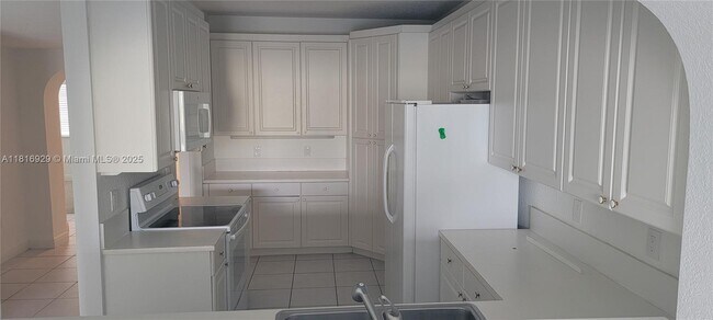 Building Photo - 10710 NW 66th St