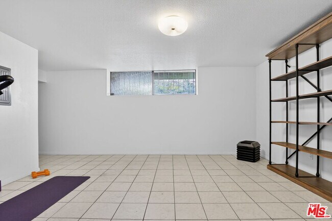 Building Photo - 8611 Burton Wy