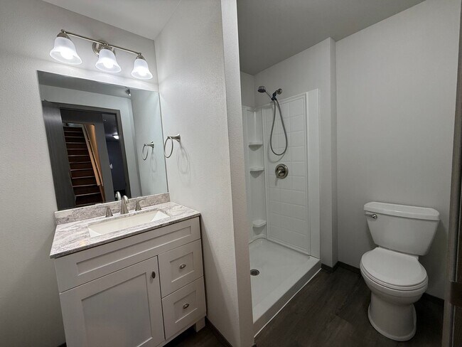 Building Photo - Valley 3 bed 1.5 bath