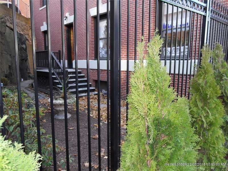 Building Photo - 180 High St