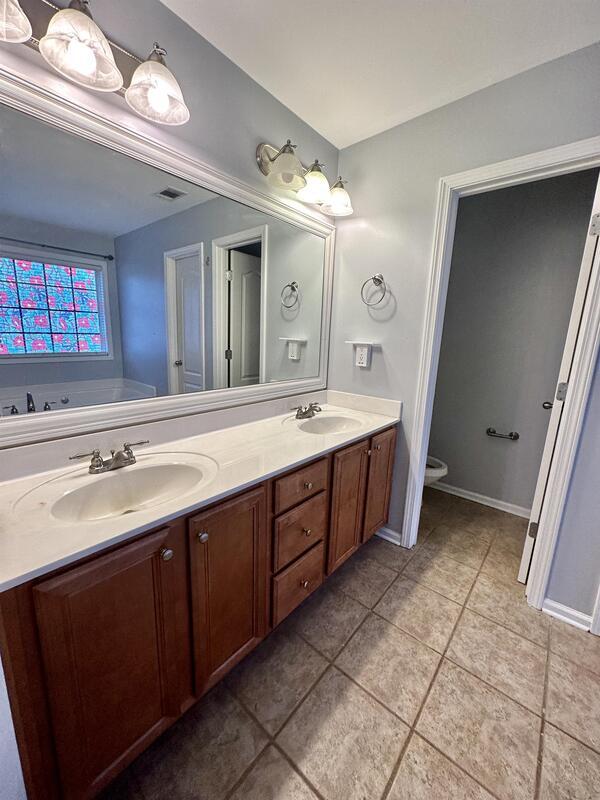 Building Photo - 224 Calli Ct