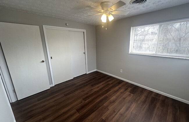 Building Photo - 545 Lowell Ave