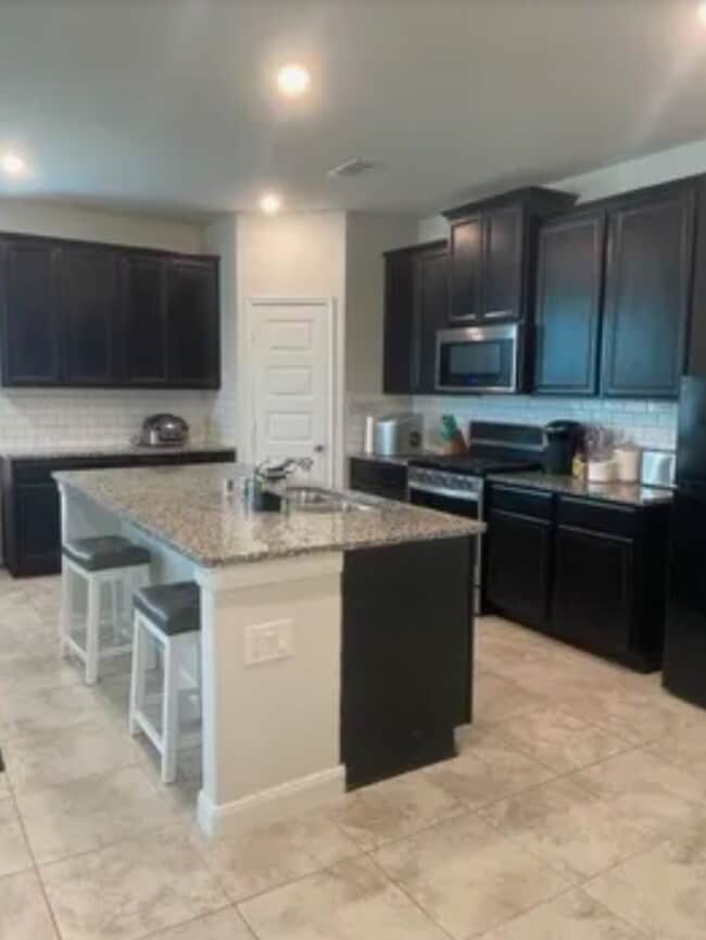 Building Photo - 1991 Shim Ball Wy