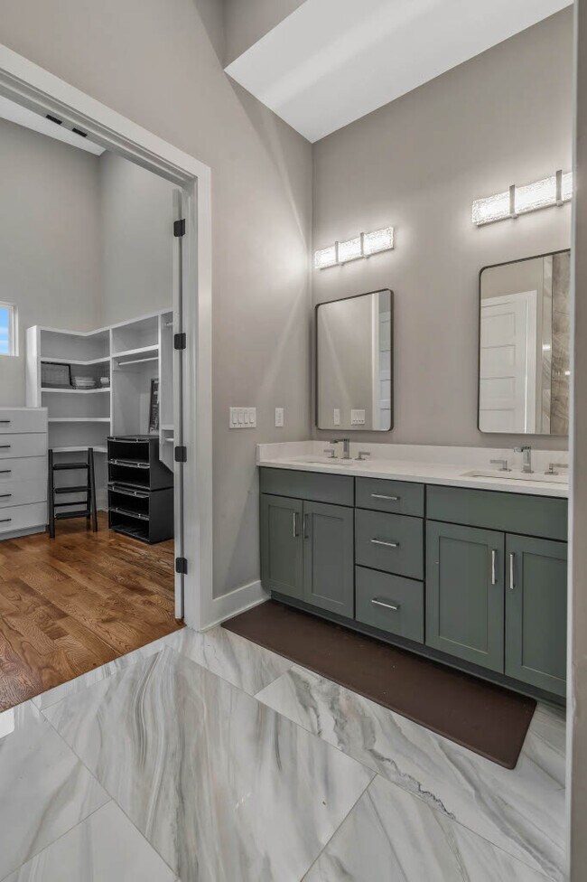 Building Photo - 1909 Hailey Ave