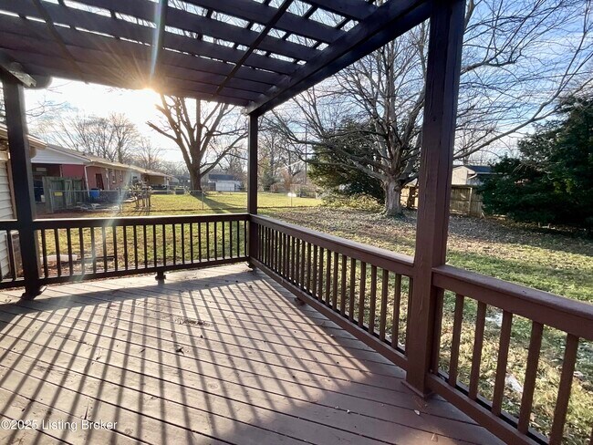 Building Photo - 7913 Greenway Dr