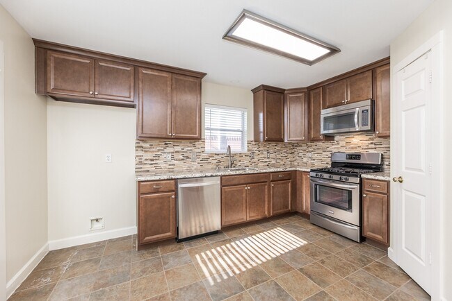 Building Photo - 14335 Pelican Marsh Dr