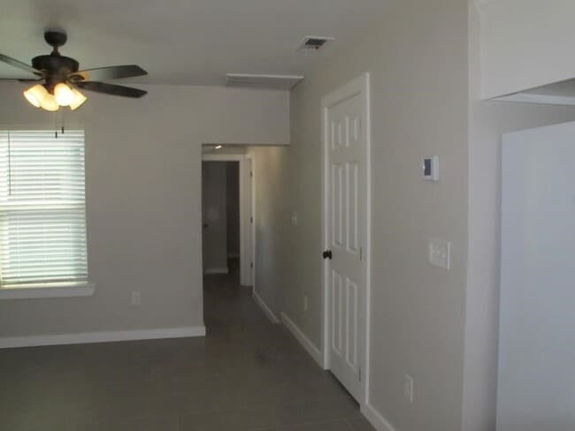 Building Photo - 412 Lucille St