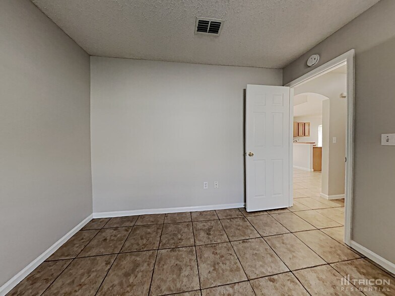 Building Photo - 3134 Wavering Ln