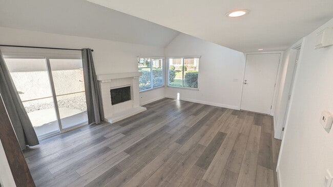 Building Photo - Tierrasanta 4 bedroom 2.5 bath, Garage, Up...