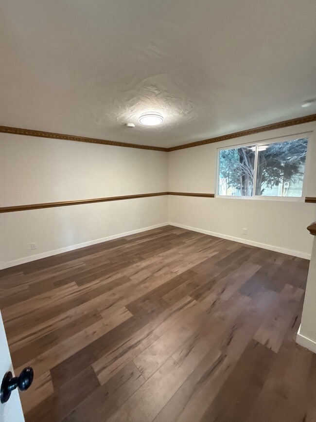 Building Photo - 6901 Fallbrook Ave