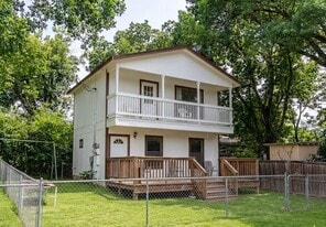 Building Photo - 351 Altgelt Ave