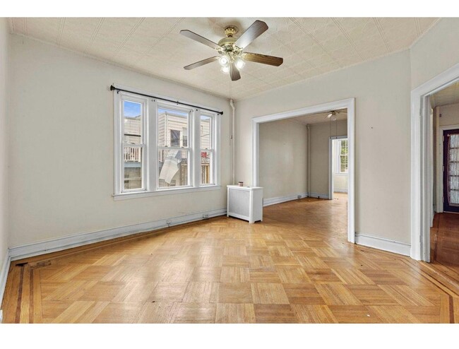 Building Photo - 159 W 57th St