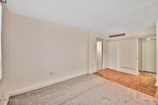 Building Photo - 1409 Penn Ave