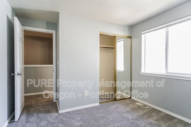 Building Photo - 12247 SE Steele St